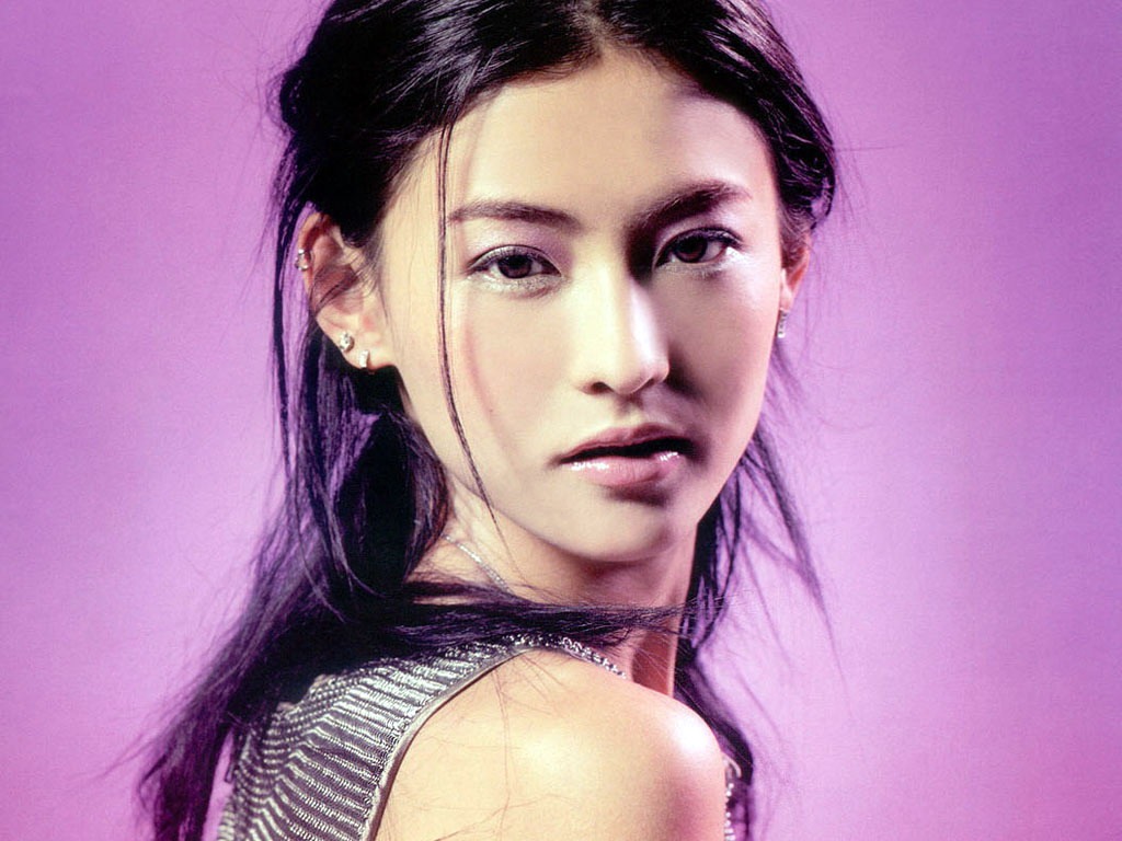 Хятадын жүжигчин Сэсилиа Чүэн